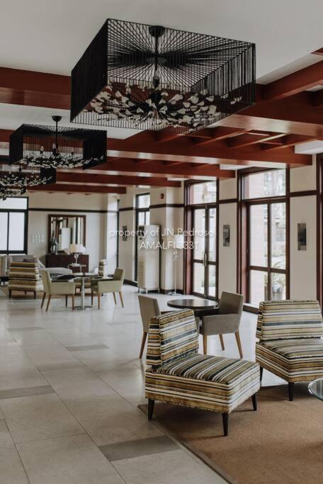 Work-Friendly Mountain-View Condo Near Sm Seaside Cebu Exteriör bild